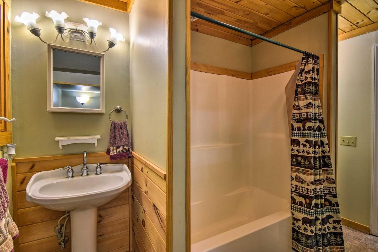 Robbinsville Cabin With Deck 3 Mi To Fontana Lake! Exteriör bild